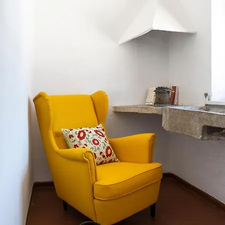 Traditional 3 Bedroom House In The Old Town *