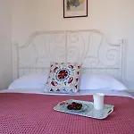 Traditional 3 Bedroom House In The Old Town Сasa de vacaciones *