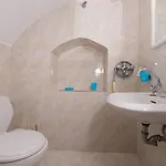 Traditional 3 Bedroom House In The Old Town בית נופש *