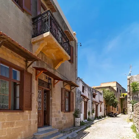 בית נופש Traditional 3 Bedroom House In The Old Town Rhodes City