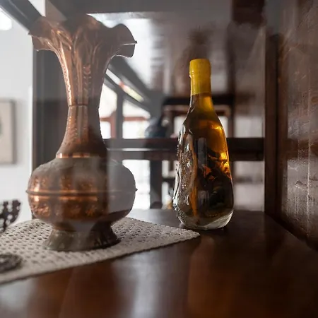 Traditional 3 Bedroom House In The Old Town Родос