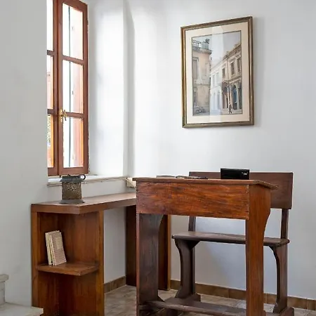 펜션 Traditional 3 Bedroom House In The Old Town