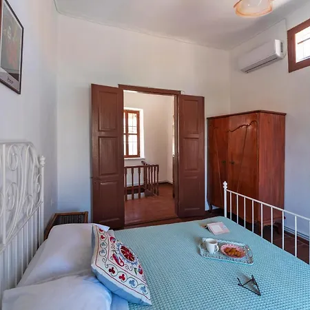 펜션 Traditional 3 Bedroom House In The Old Town Rhodes City