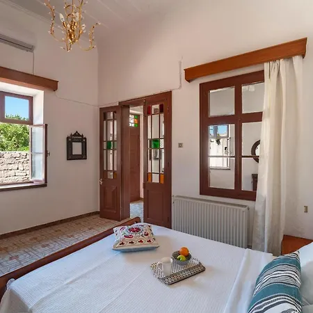 Traditional 3 Bedroom House In The Old Town Prázdninový dům Rhodes City